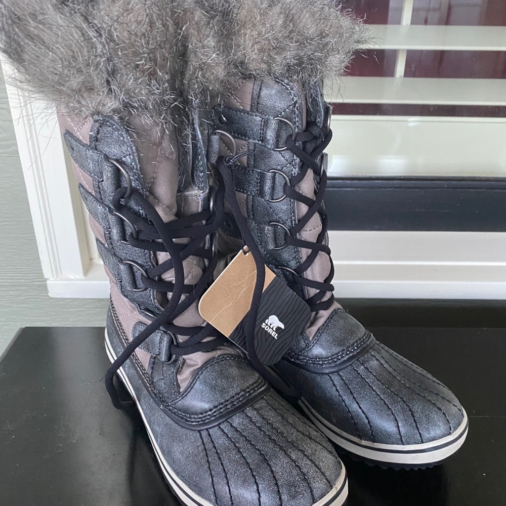 Sorel Women’s Winter Boot - Black/Grey